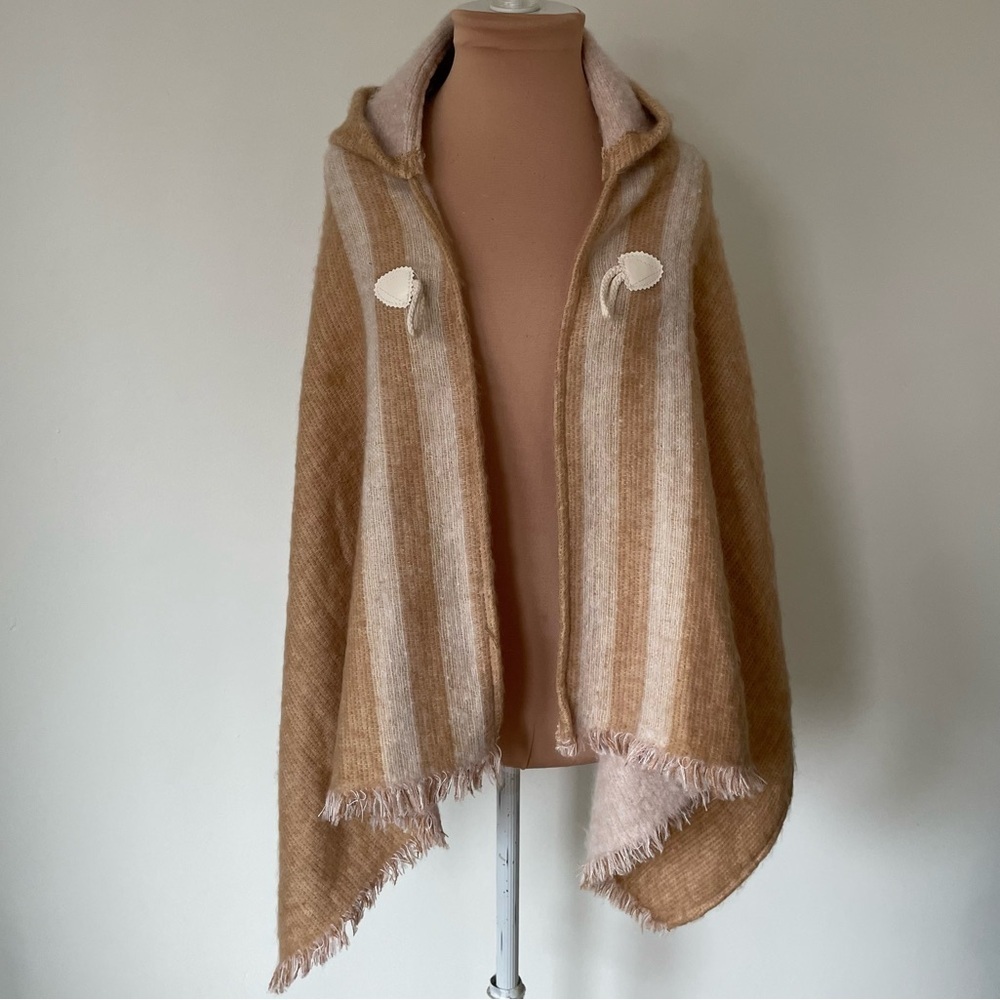 Tahari Faux Alpaca Soft Hooded Tan Cream Fringe Trim Poncho Sweater Cape NWT OS